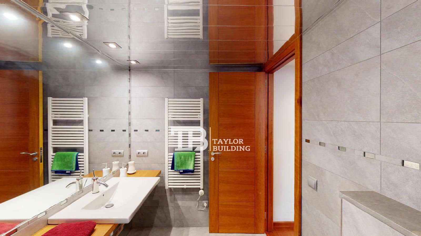 3 bedroom Flat for sale in Palma de Mallorca with garage - € 950,000 (Ref: 8528644)