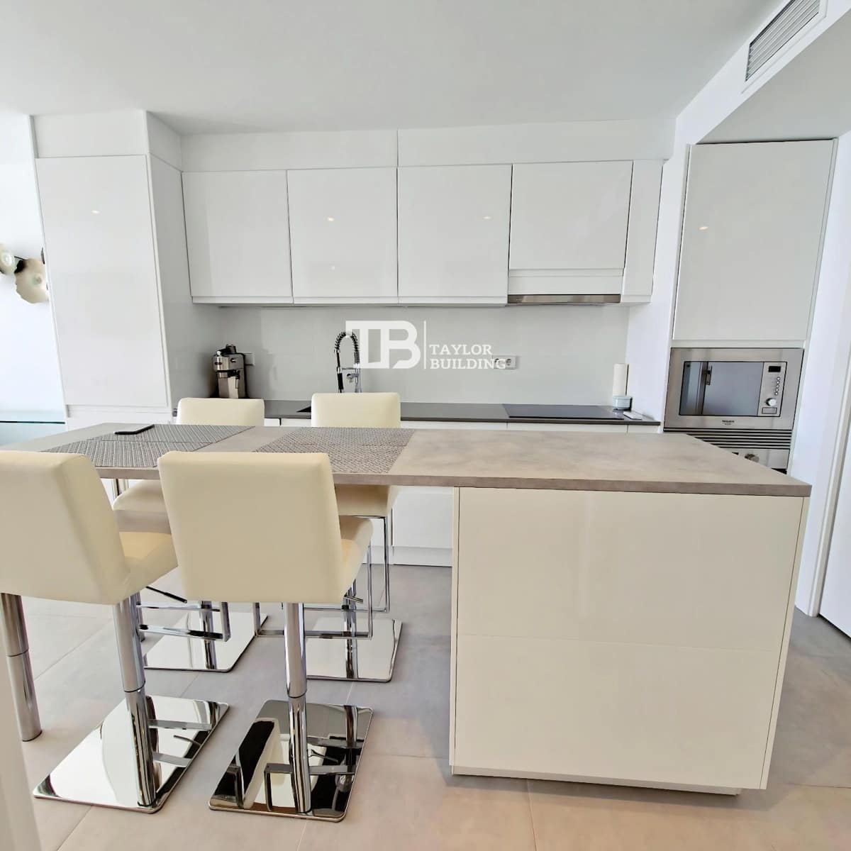 2 soverom Leilighet til salgs i El Toro / Port Adriano - € 520 000 (Ref: 8607872)