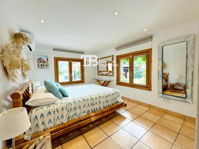 9 soverom Villa til salgs i Peguera / Paguera, Calvià med svømmebasseng garasje - € 4 200 000 (Ref: 8625647)