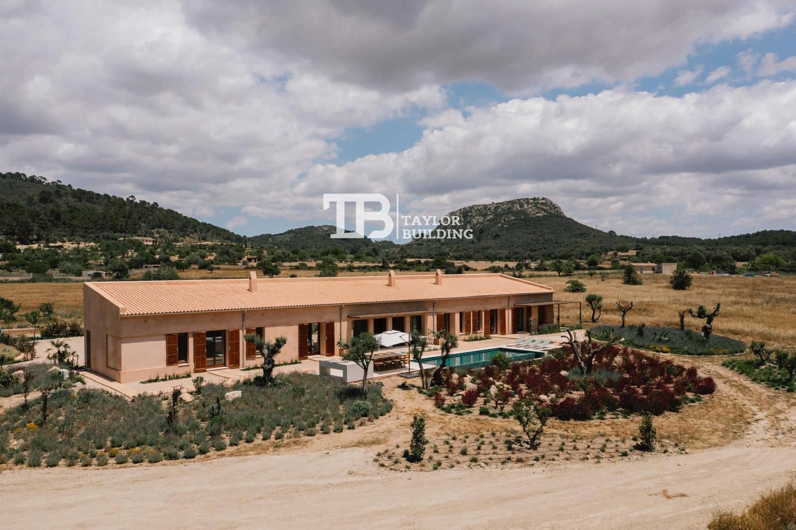 4 soveværelse Villa til salg i Llucmajor med swimmingpool garage - € 3.900.000 (Ref: 8664439)