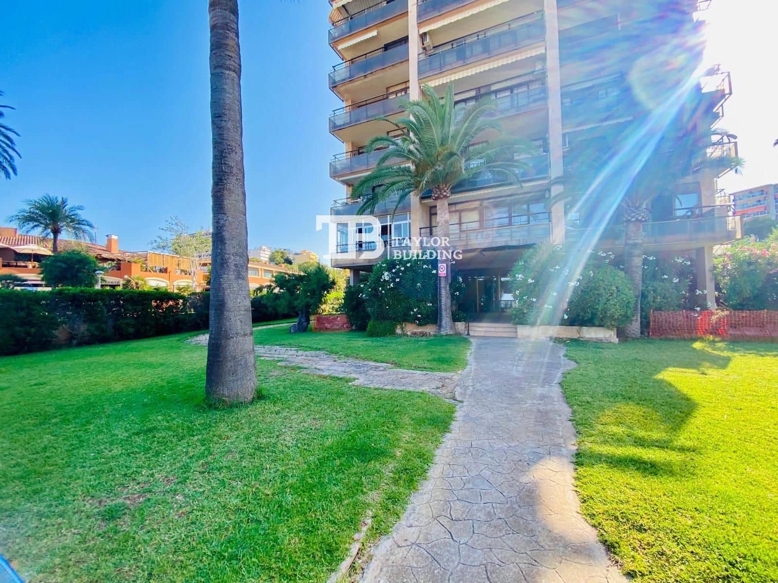 2 soveværelse Penthouse til salg i Palmanova med garage - € 645.000 (Ref: 9084625)