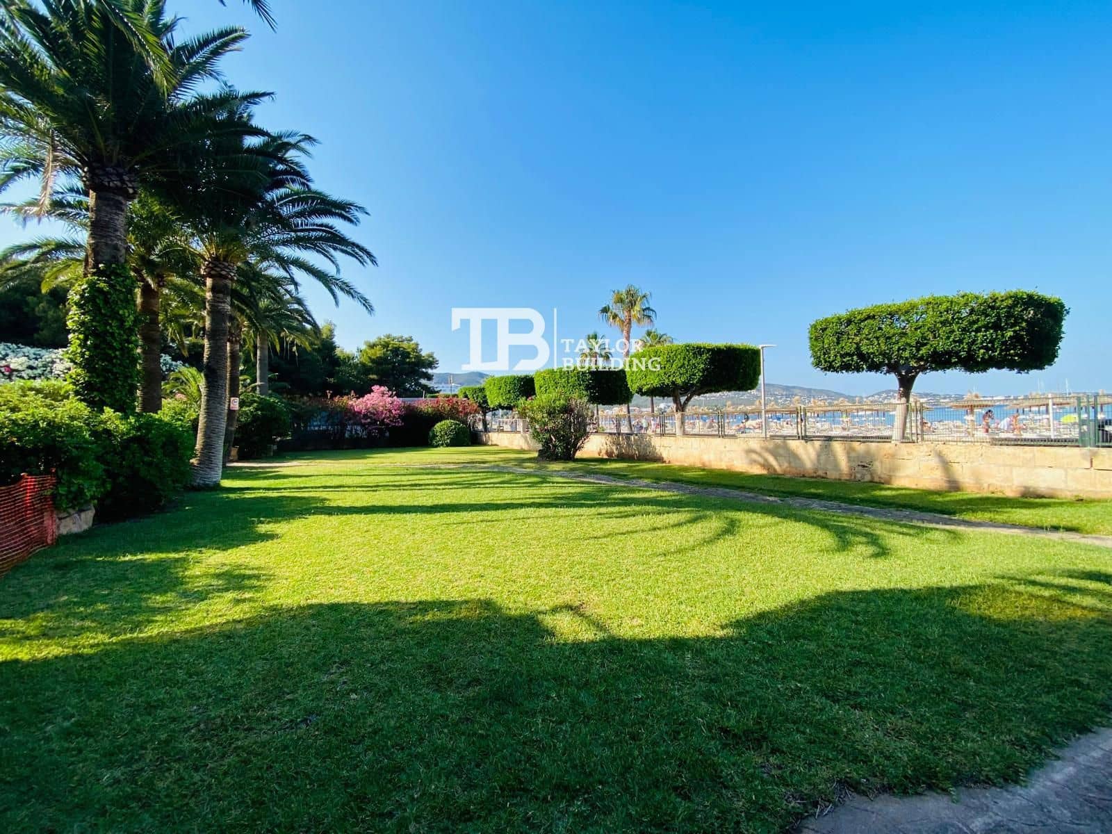 2 soveværelse Penthouse til salg i Palmanova med garage - € 645.000 (Ref: 9084625)