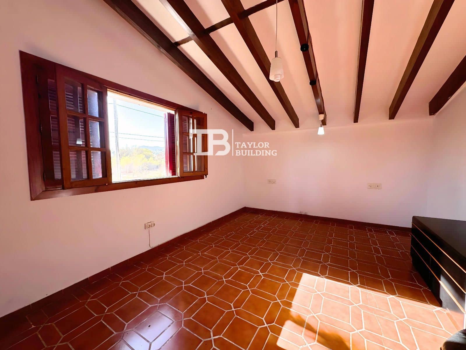 8 soverom Villa til salgs i Establiments med garasje - € 1 399 990 (Ref: 9108096)