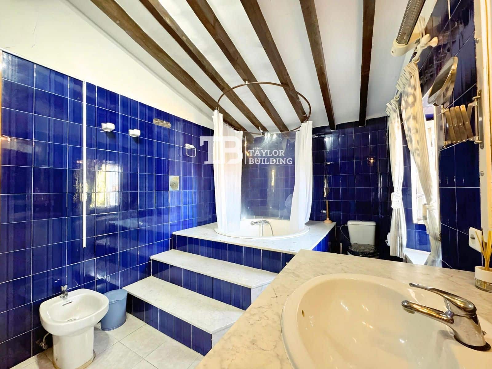 8 soverom Villa til salgs i Establiments med garasje - € 1 399 990 (Ref: 9108096)