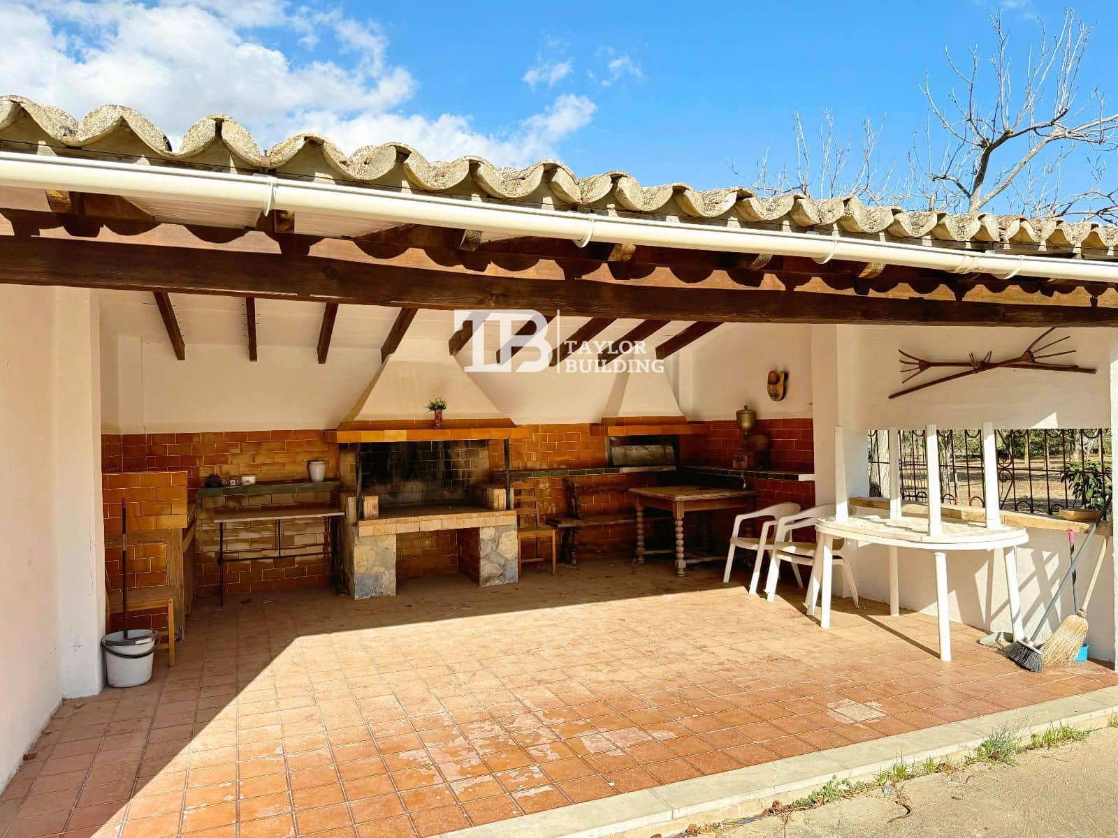 8 soverom Villa til salgs i Establiments med garasje - € 1 399 990 (Ref: 9108096)