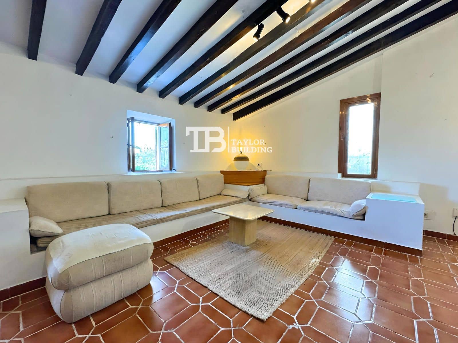 8 soverom Villa til salgs i Establiments med garasje - € 1 399 990 (Ref: 9108096)