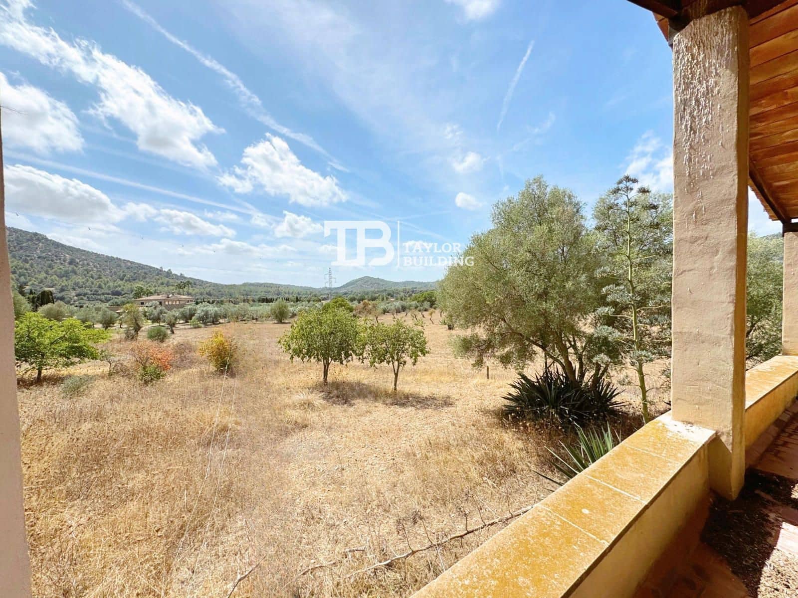 5 soveværelse Villa til salg i Alaro med swimmingpool garage - € 2.800.000 (Ref: 9210537)