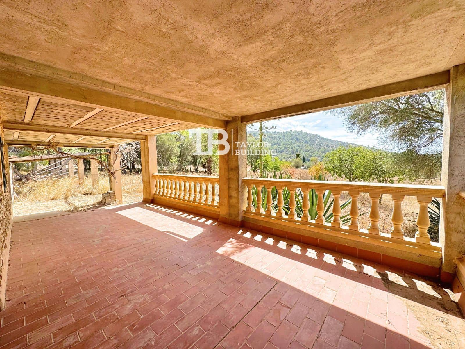 5 soveværelse Villa til salg i Alaro med swimmingpool garage - € 2.800.000 (Ref: 9210537)