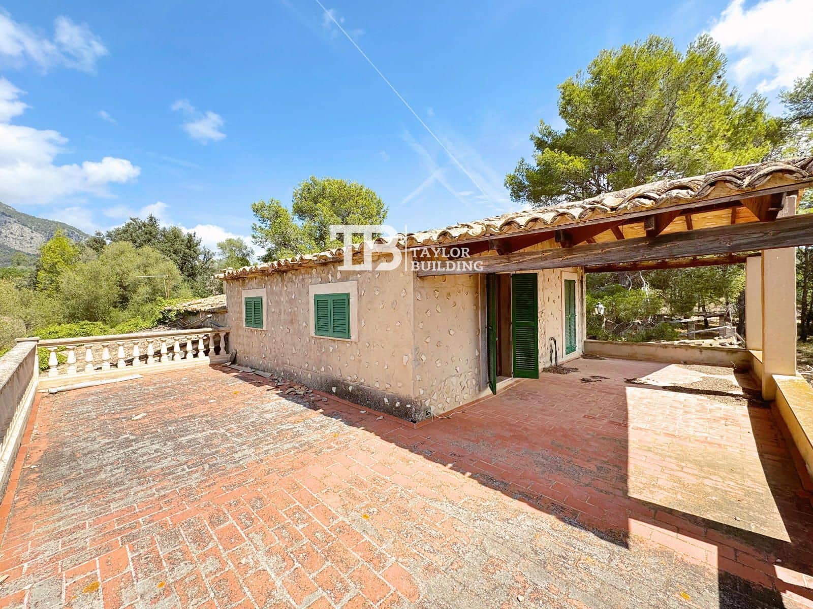 5 soveværelse Villa til salg i Alaro med swimmingpool garage - € 2.800.000 (Ref: 9210537)