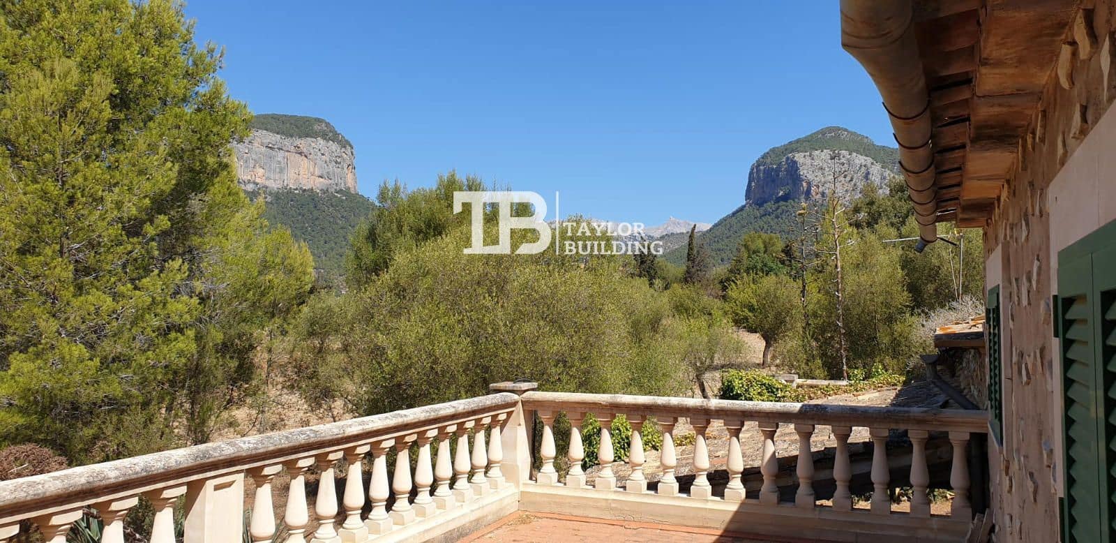 5 soveværelse Villa til salg i Alaro med swimmingpool garage - € 2.800.000 (Ref: 9210537)