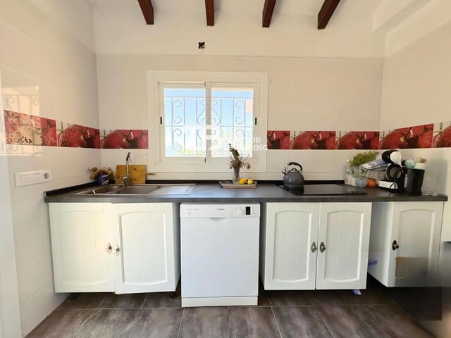 4 soverom Villa til salgs i Llucmajor med svømmebasseng garasje - € 660 000 (Ref: 9254070)