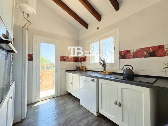 4 soverom Villa til salgs i Llucmajor med svømmebasseng garasje - € 660 000 (Ref: 9254070)