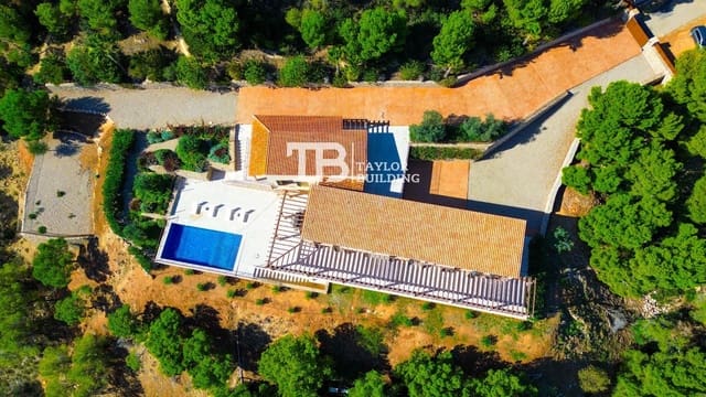 4 makuuhuone Huvila myytävänä paikassa Andratx mukana uima-altaan 
autotalli - 15 750 000 € (Ref: 9325408)