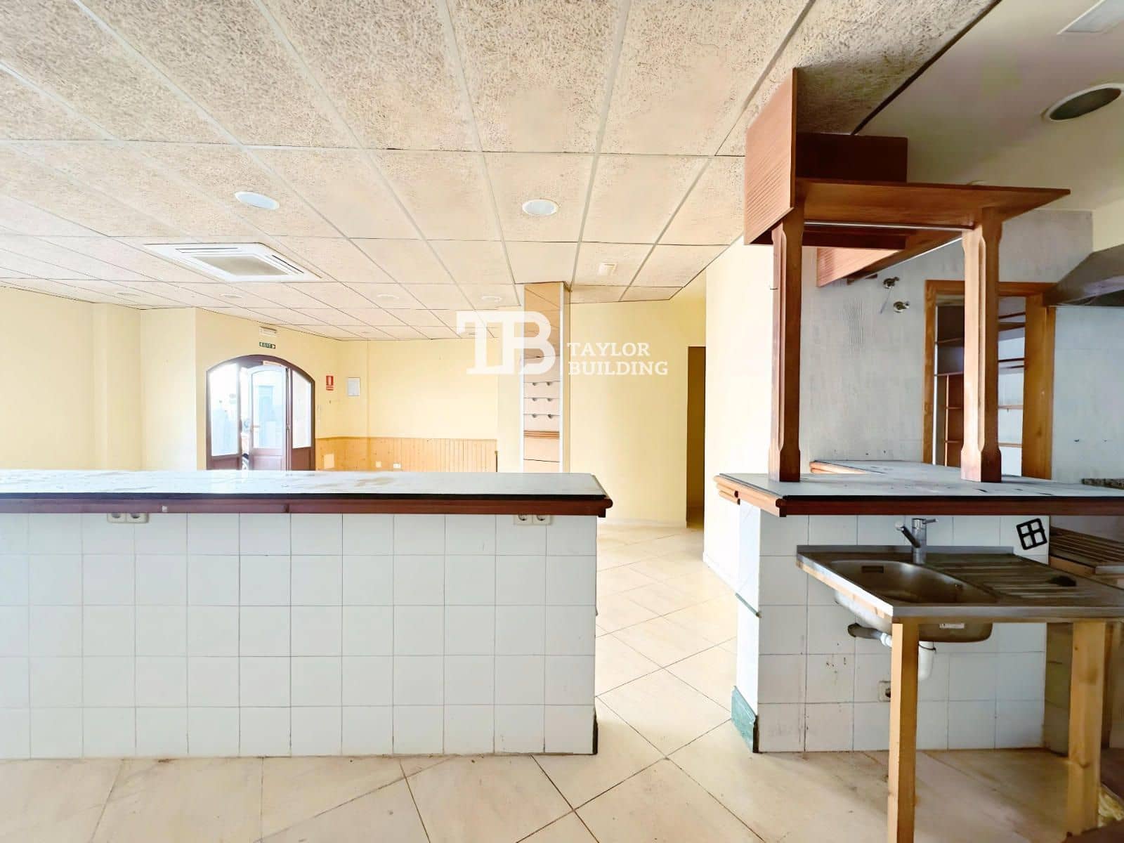 Erhverv til salg i Andratx med garage - € 300.000 (Ref: 9345344)