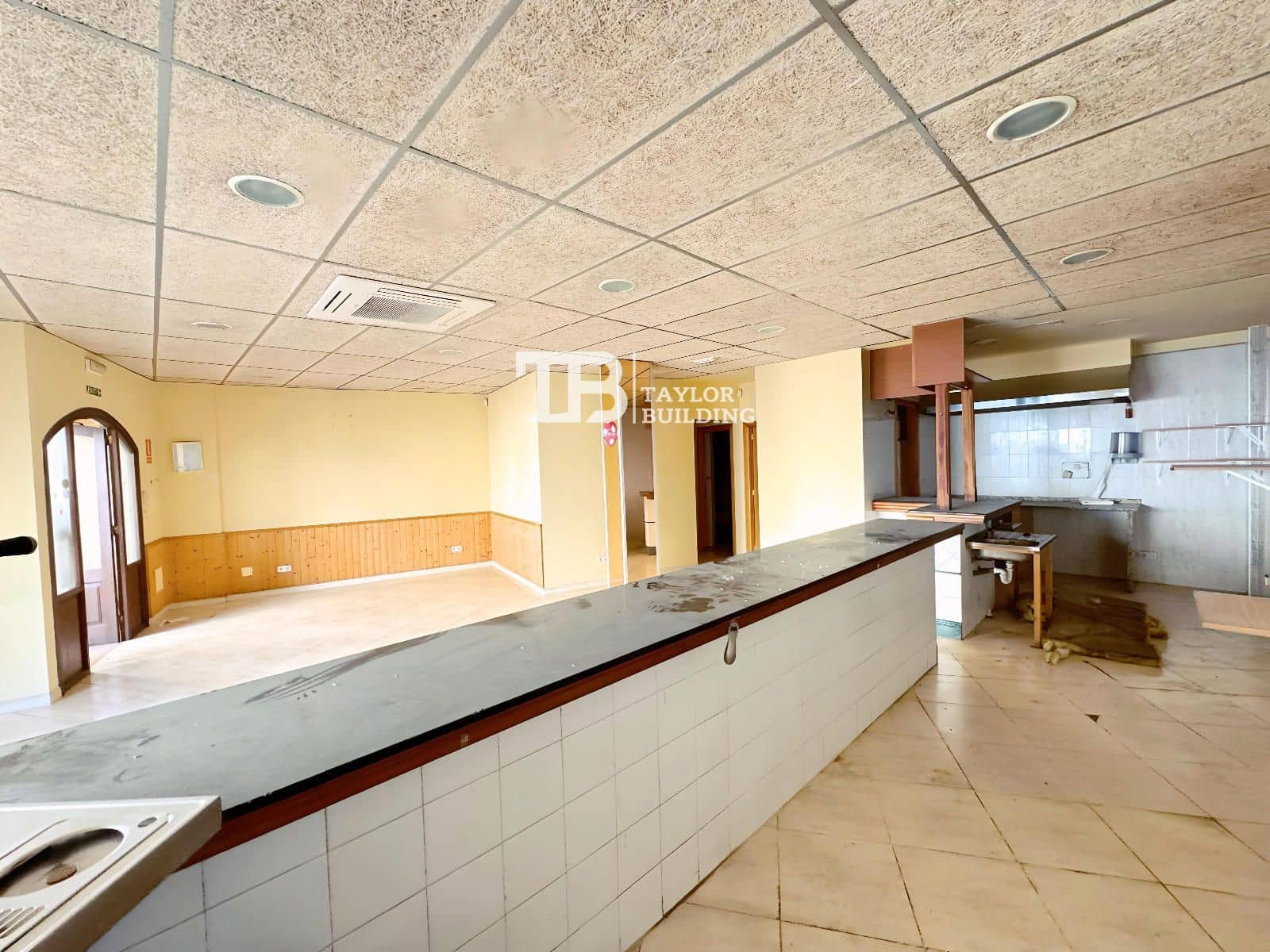 Erhverv til salg i Andratx med garage - € 300.000 (Ref: 9345344)