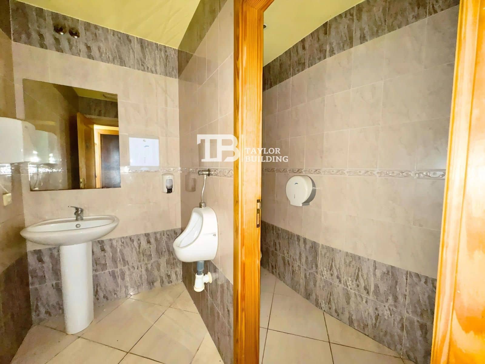 Erhverv til salg i Andratx med garage - € 300.000 (Ref: 9345344)