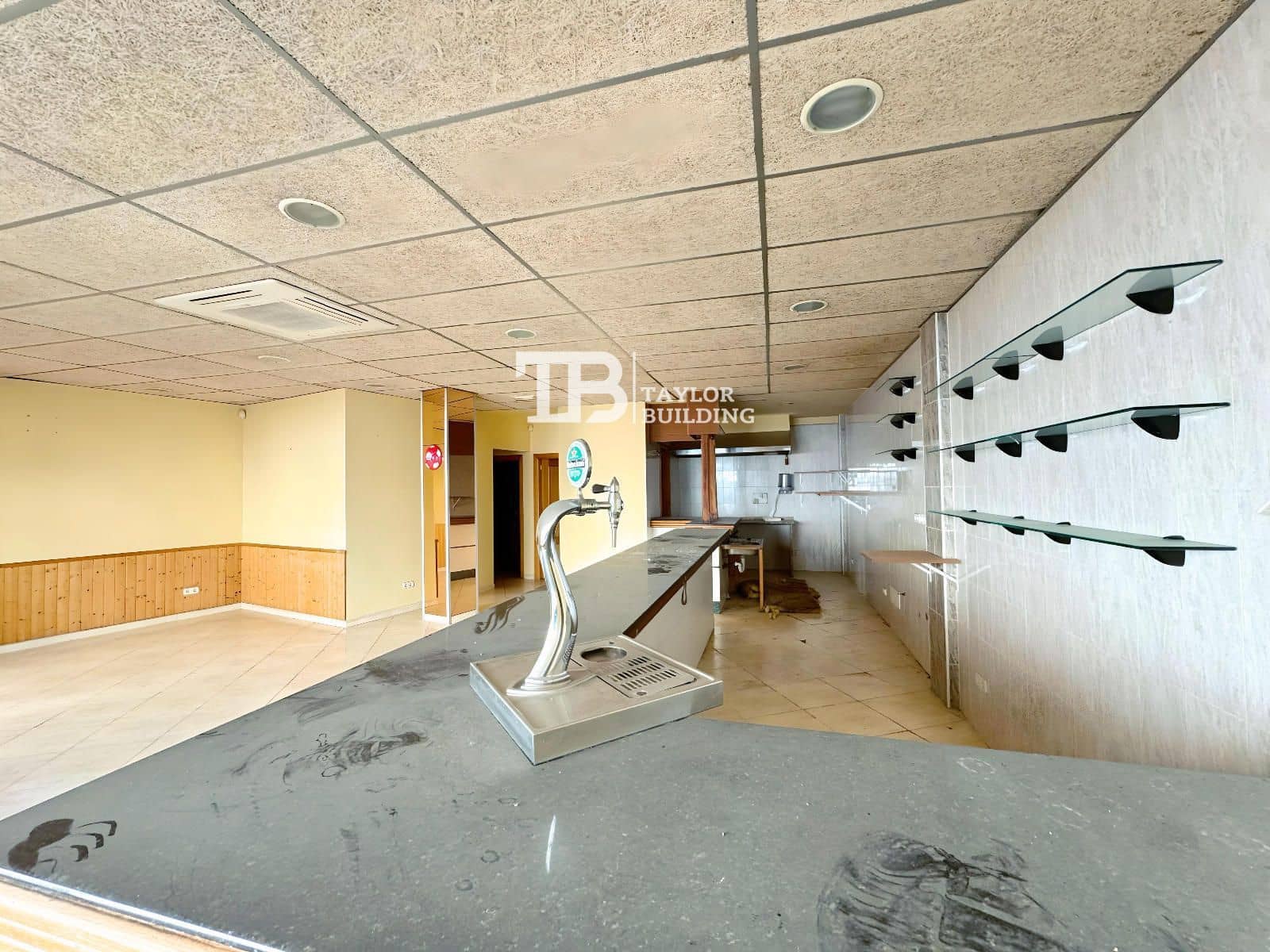 Erhverv til salg i Andratx med garage - € 300.000 (Ref: 9345344)