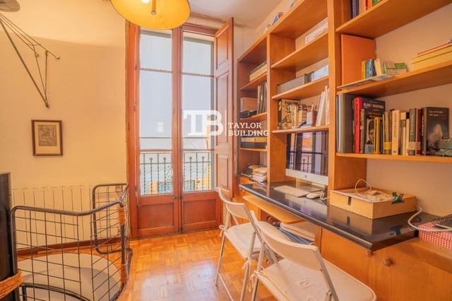 4 bedroom Flat for sale in Plaça de Toros, Palma de Mallorca - € 495,000 (Ref: 9360319)