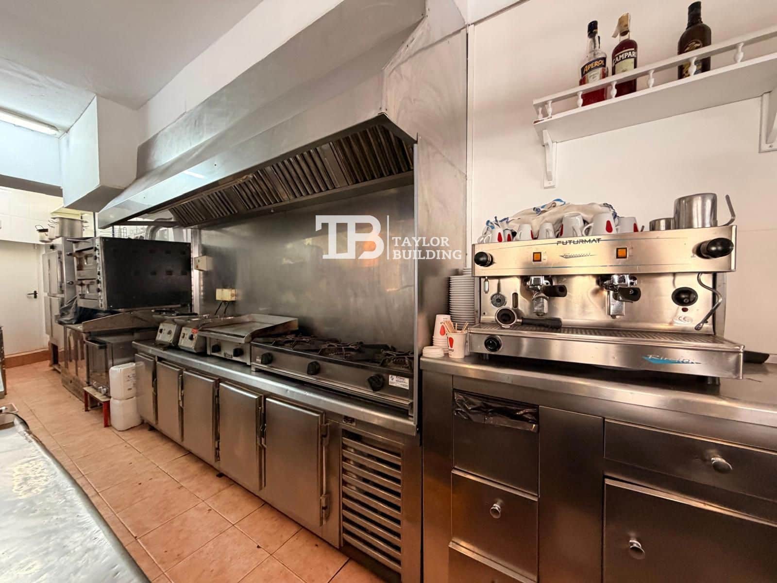 Kaupallinen myytävänä paikassa Santa Ponsa mukana 
autotalli - 149 900 € (Ref: 9467765)