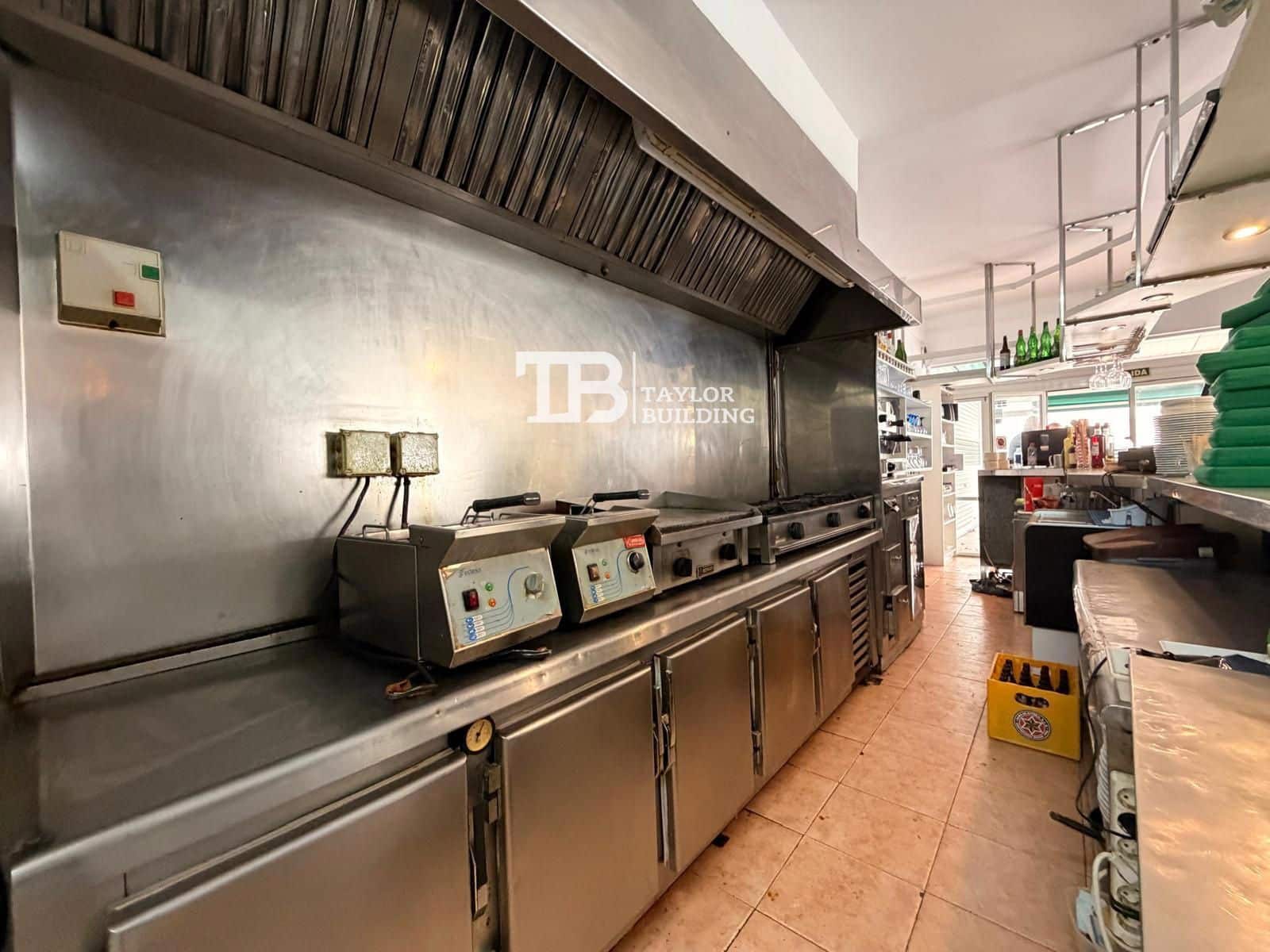 Kaupallinen myytävänä paikassa Santa Ponsa mukana 
autotalli - 149 900 € (Ref: 9467765)