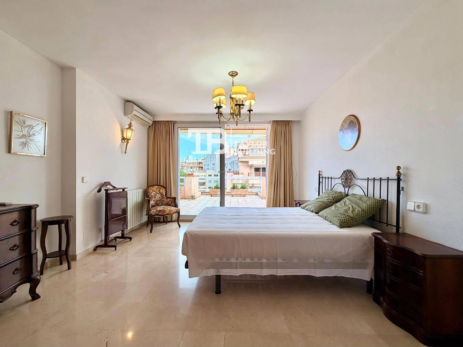 5 soveværelse Penthouse til salg i Palma de Mallorca med garage - € 1.260.000 (Ref: 9566393)