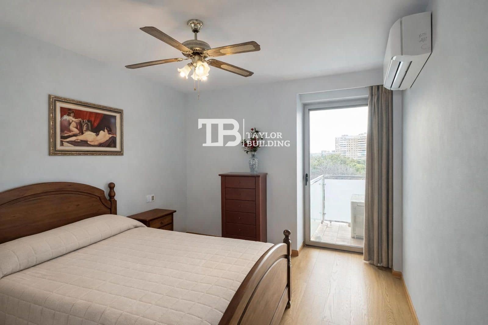 3 bedroom Flat for sale in Palma de Mallorca - € 399,000 (Ref: 9709465)