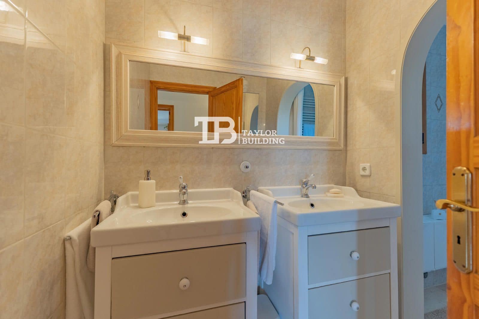 4 makuuhuone Huvila myytävänä paikassa Palmanyola mukana uima-altaan 
autotalli - 895 000 € (Ref: 9716710)