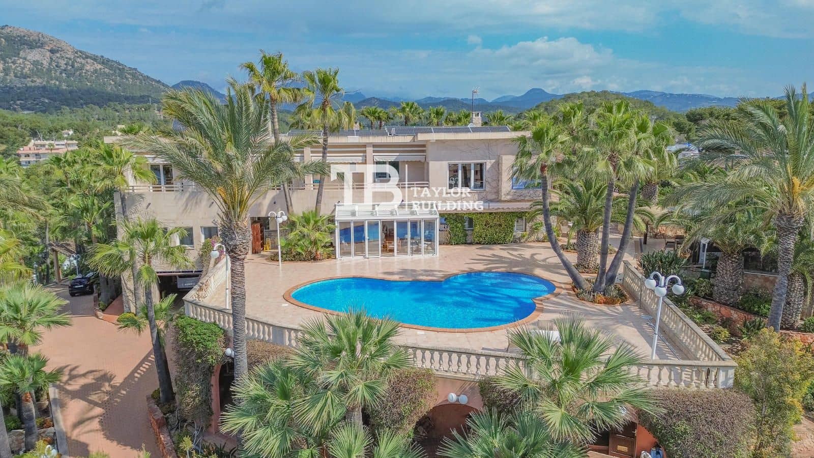 9 soveværelse Villa til salg i Peguera / Paguera med swimmingpool garage - € 3.900.000 (Ref: 9716711)