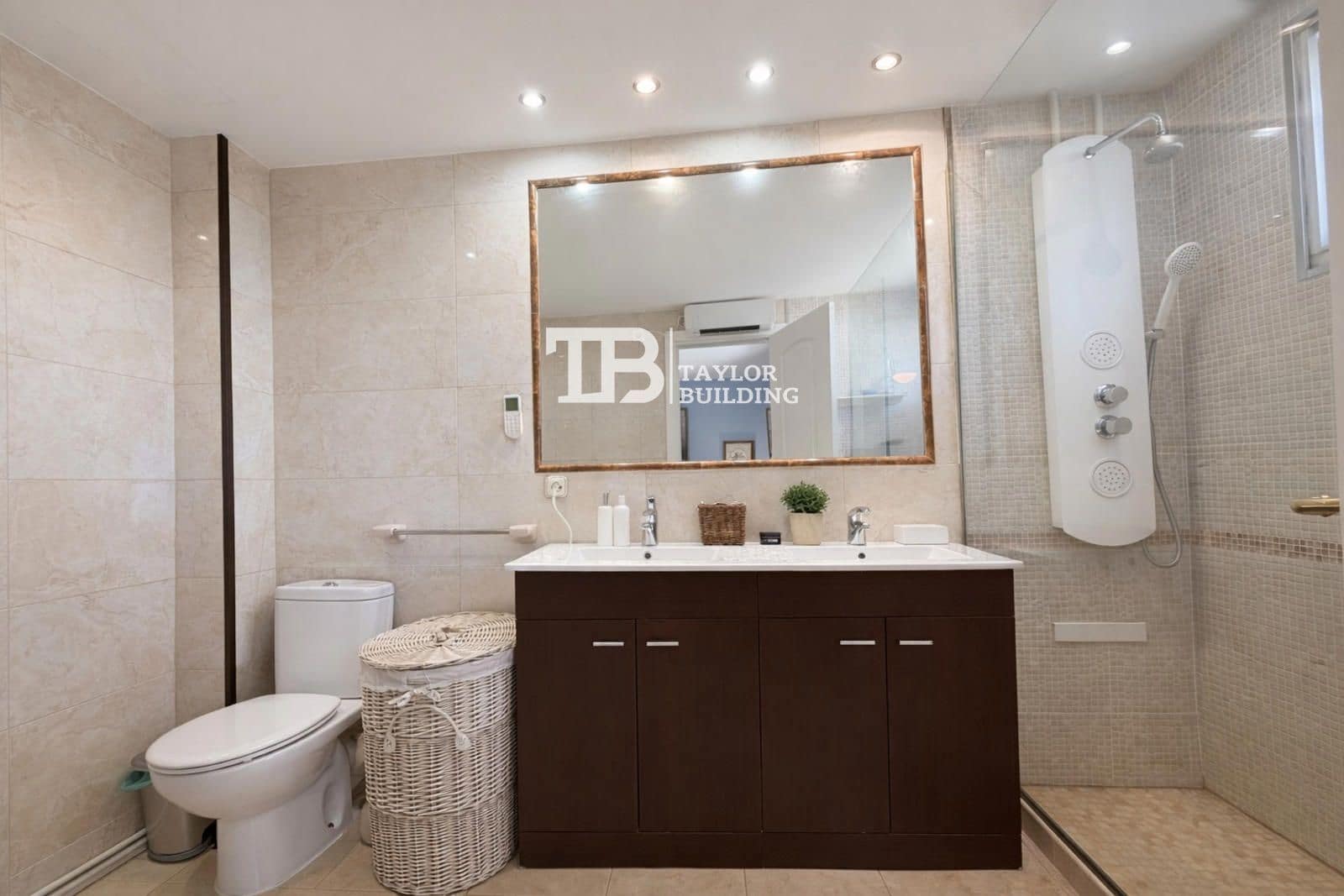 4 bedroom Townhouse for sale in Cala Mayor with pool garage - € 900,000 (Ref: 9734994)