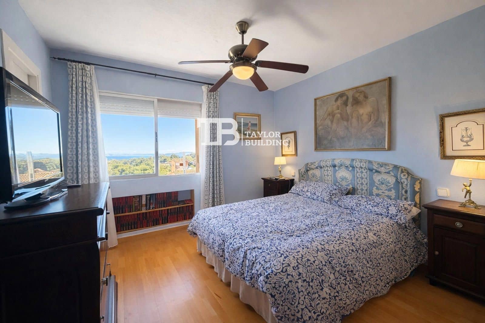 4 bedroom Townhouse for sale in Cala Mayor with pool garage - € 900,000 (Ref: 9734994)