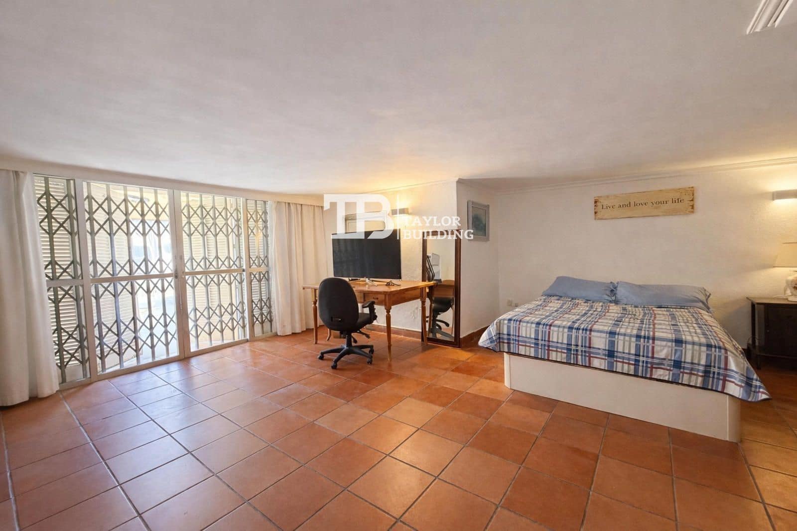 4 bedroom Townhouse for sale in Cala Mayor with pool garage - € 900,000 (Ref: 9734994)