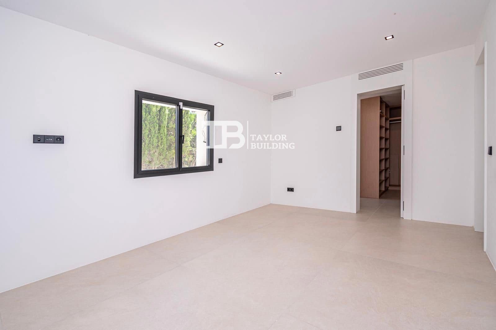 3 slaapkamer Villa te koop in Badia Gran met zwembad garage - € 1.645.000 (Ref: 9734995)