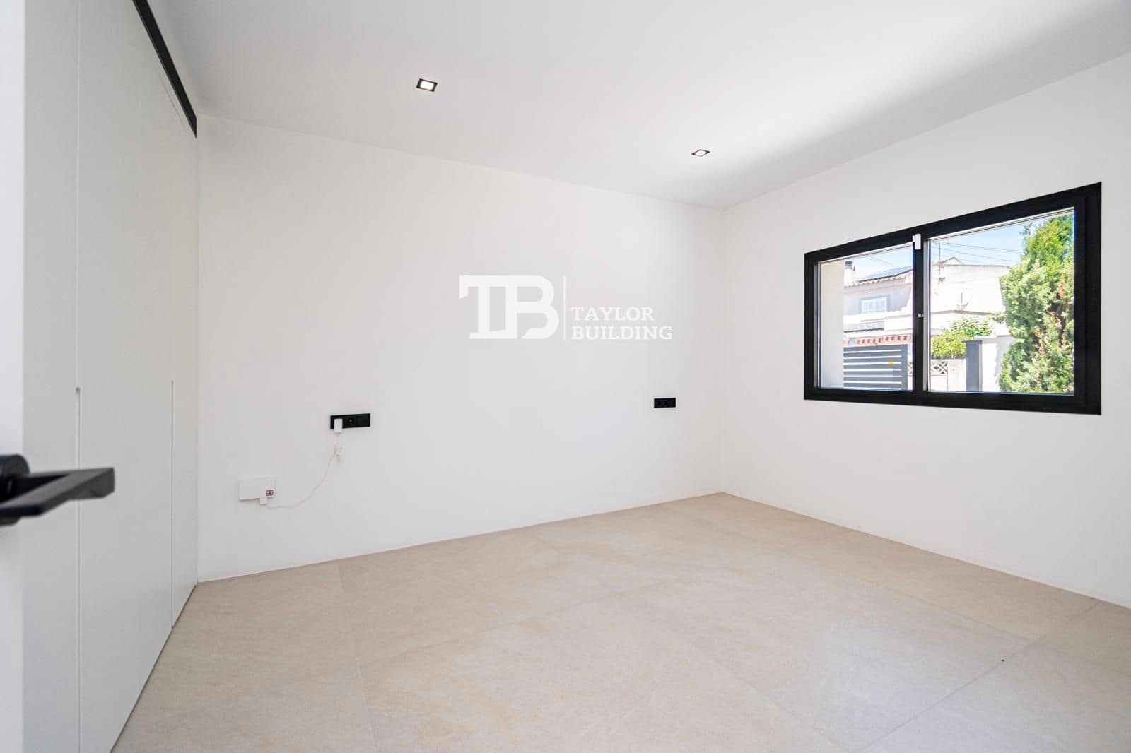 3 slaapkamer Villa te koop in Badia Gran met zwembad garage - € 1.645.000 (Ref: 9734995)