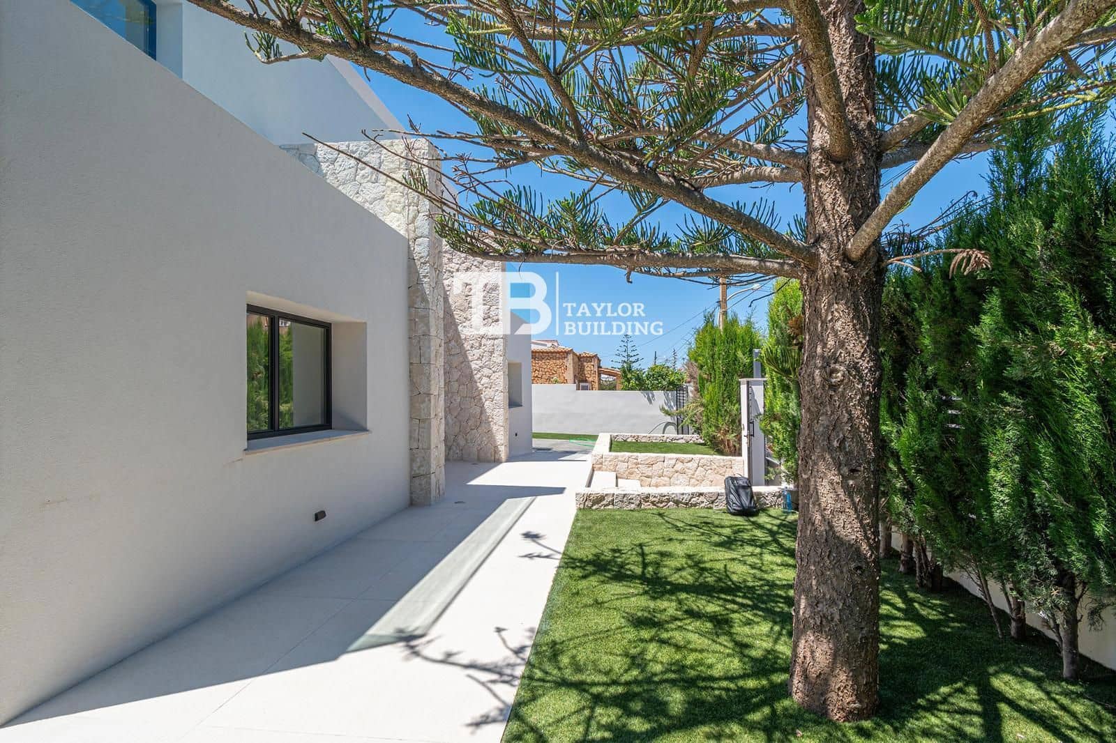 3 slaapkamer Villa te koop in Badia Gran met zwembad garage - € 1.645.000 (Ref: 9734995)