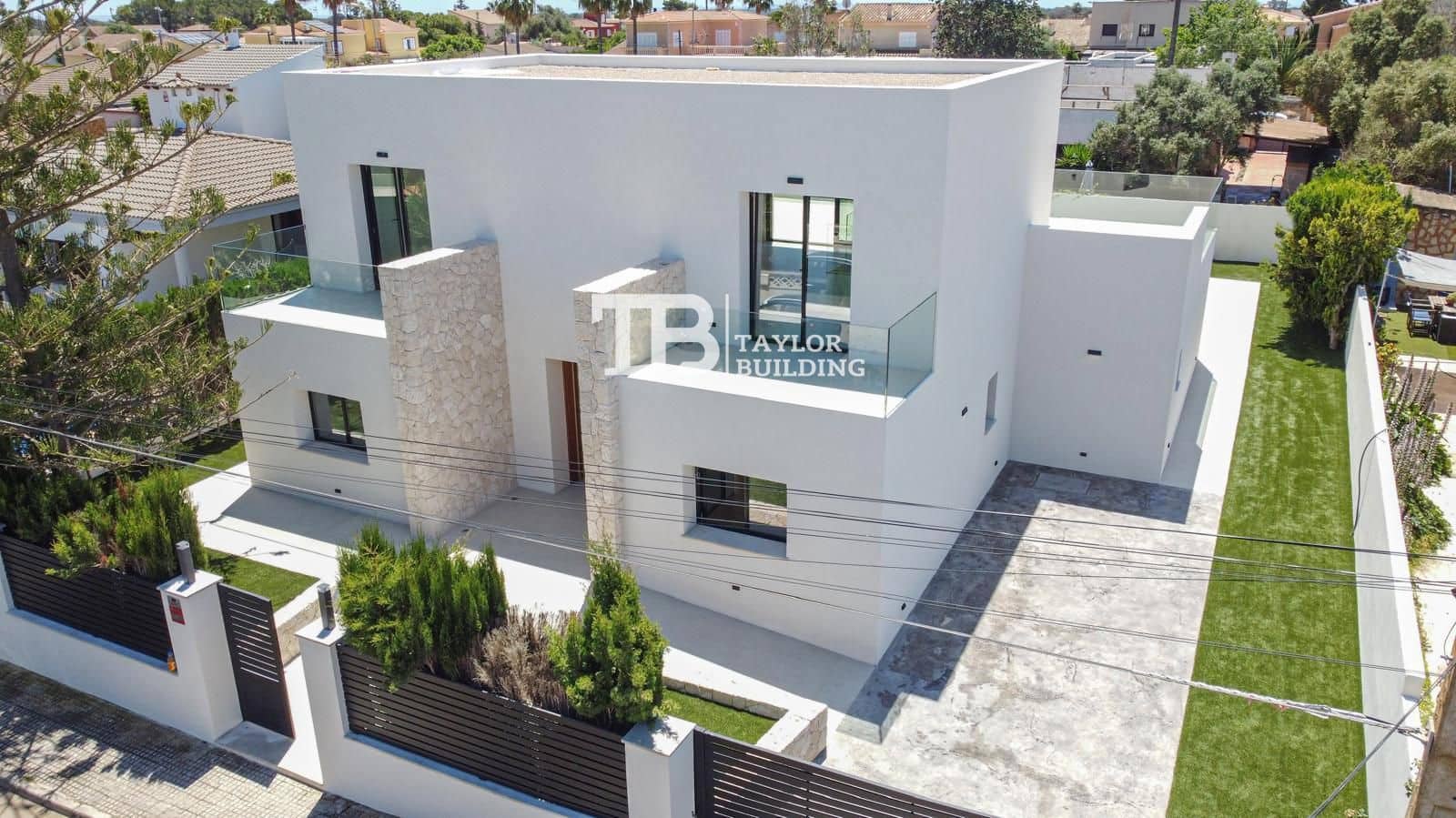 3 slaapkamer Villa te koop in Badia Gran met zwembad garage - € 1.645.000 (Ref: 9734995)