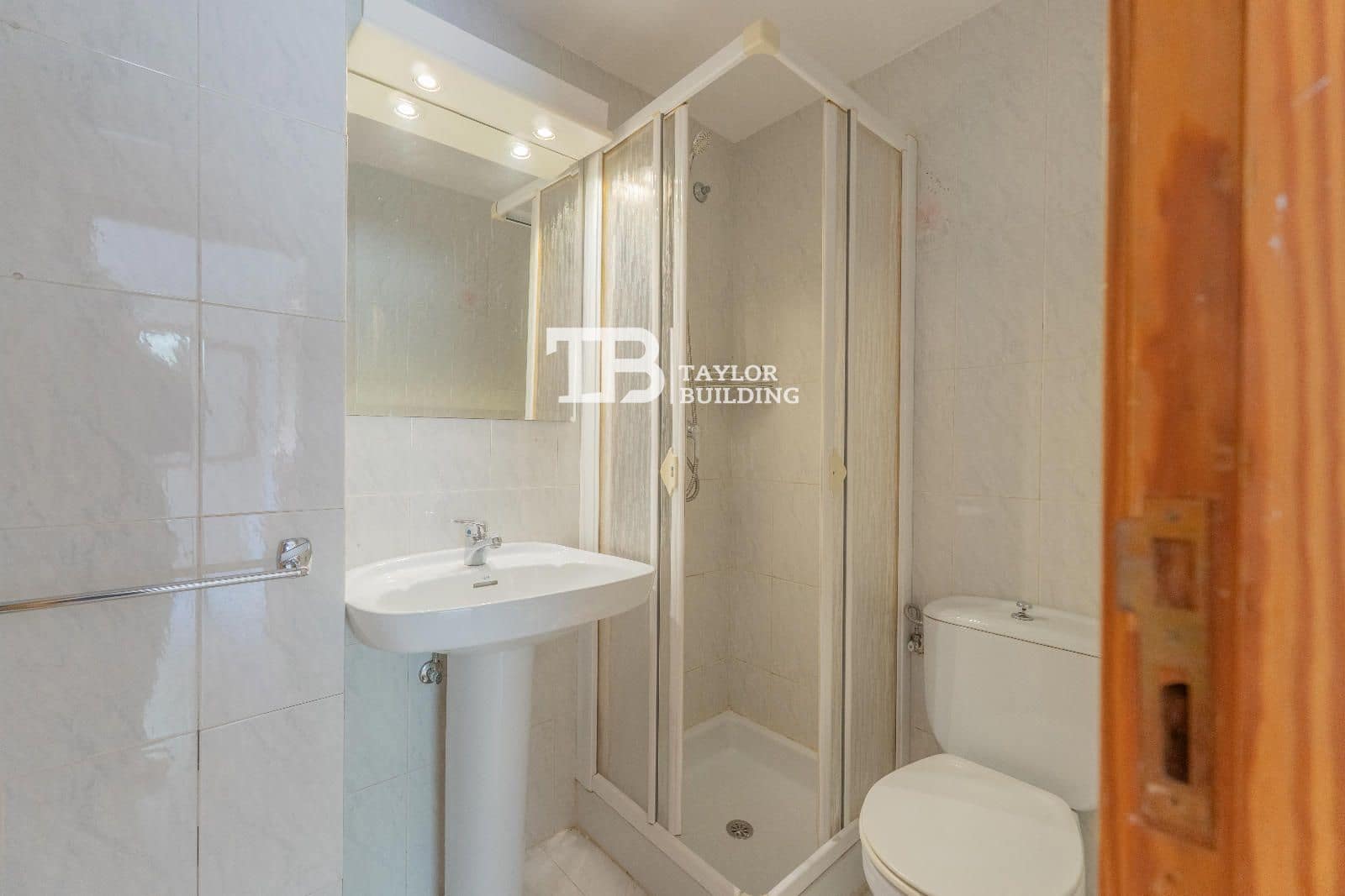 2 bedroom Flat for sale in Peguera / Paguera with pool garage - € 365,000 (Ref: 9736027)