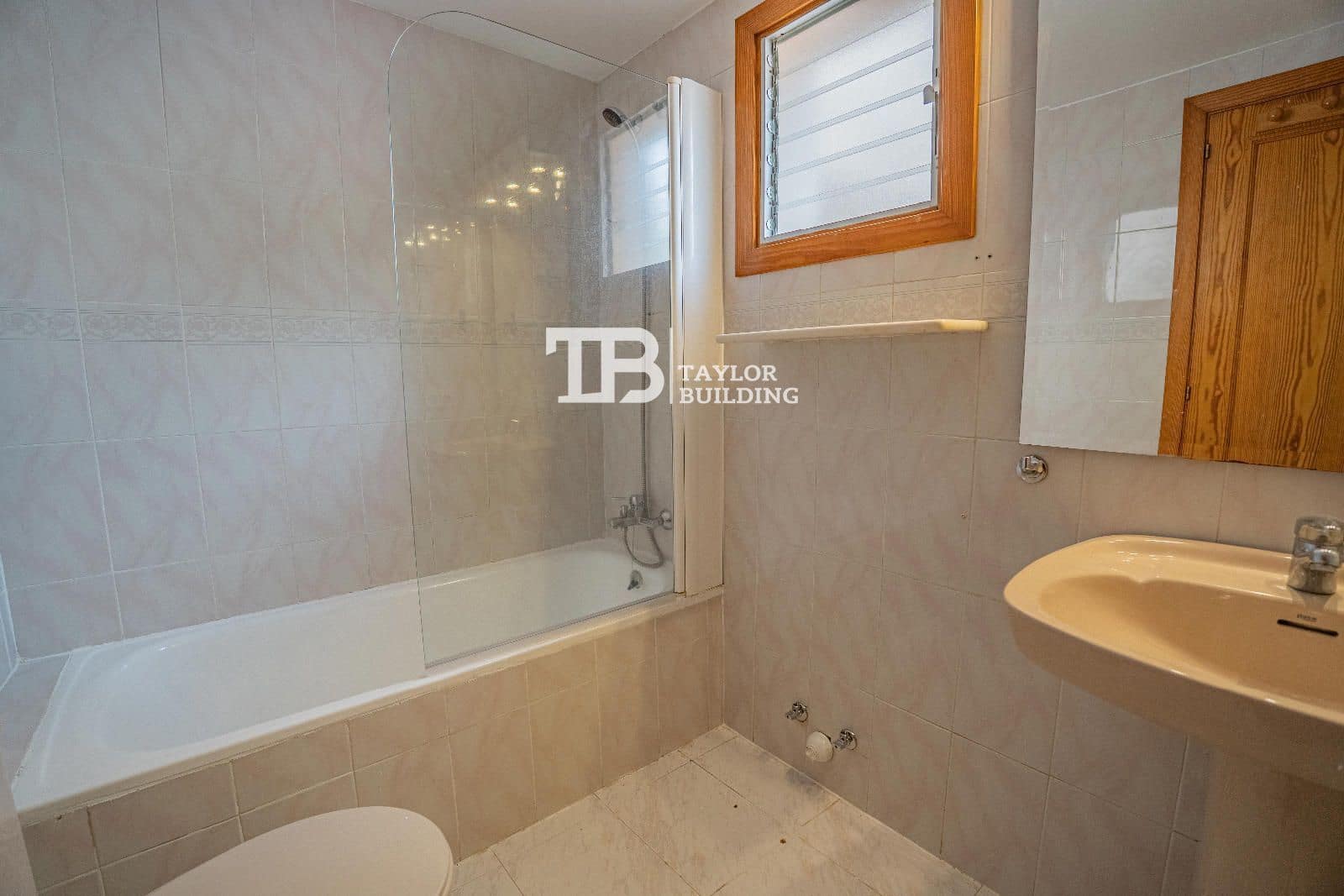 2 bedroom Flat for sale in Peguera / Paguera with pool garage - € 365,000 (Ref: 9736027)