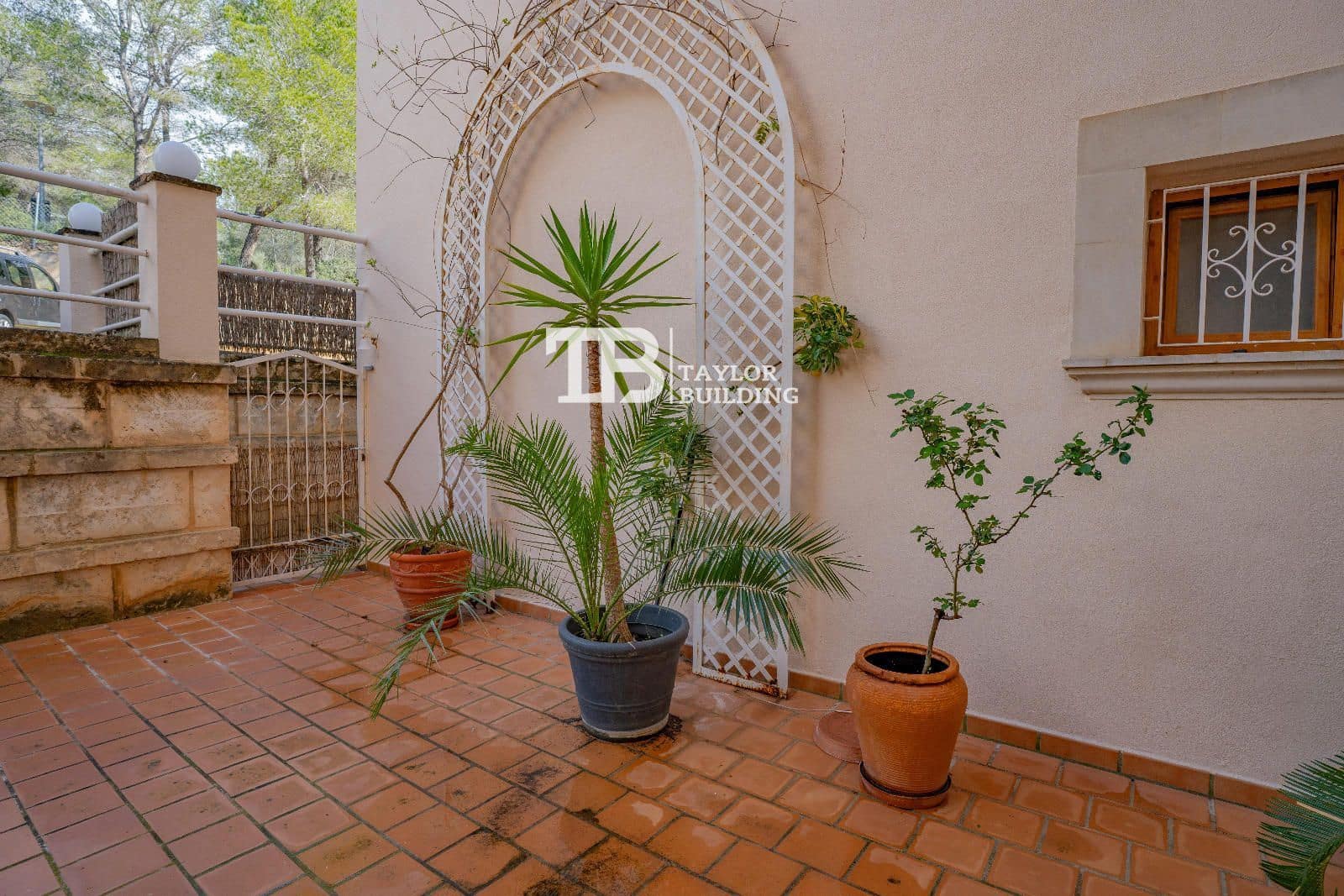 2 bedroom Flat for sale in Peguera / Paguera with pool garage - € 365,000 (Ref: 9736027)