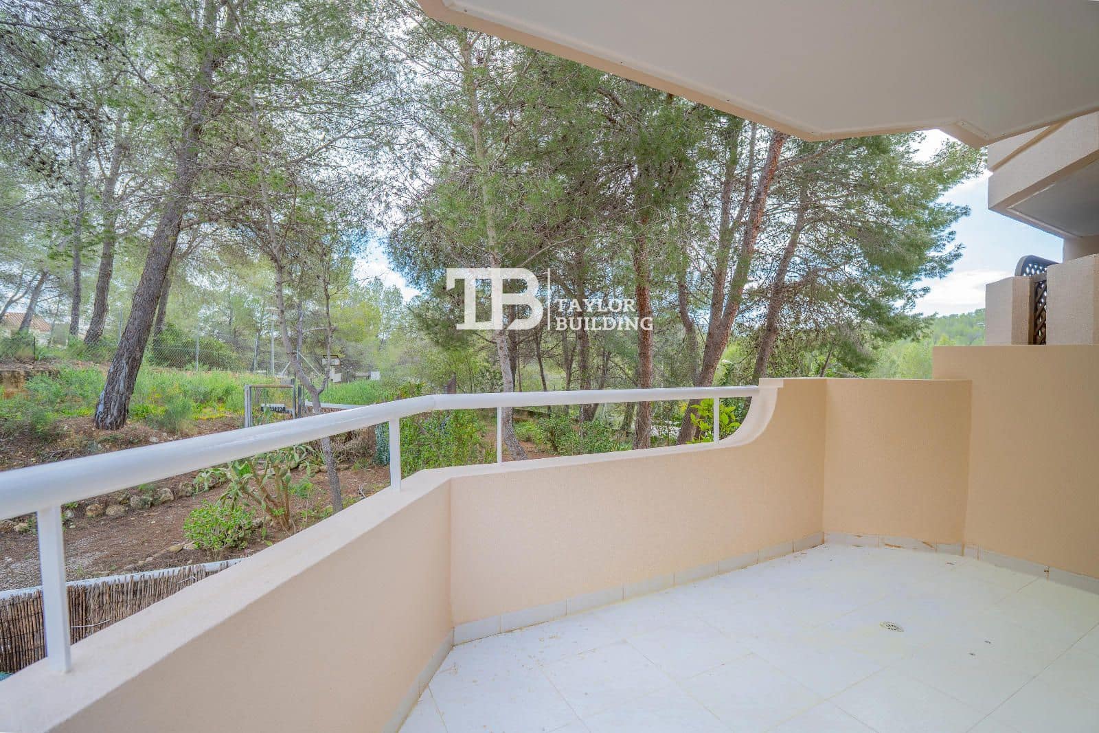 2 bedroom Flat for sale in Peguera / Paguera with pool garage - € 365,000 (Ref: 9736027)