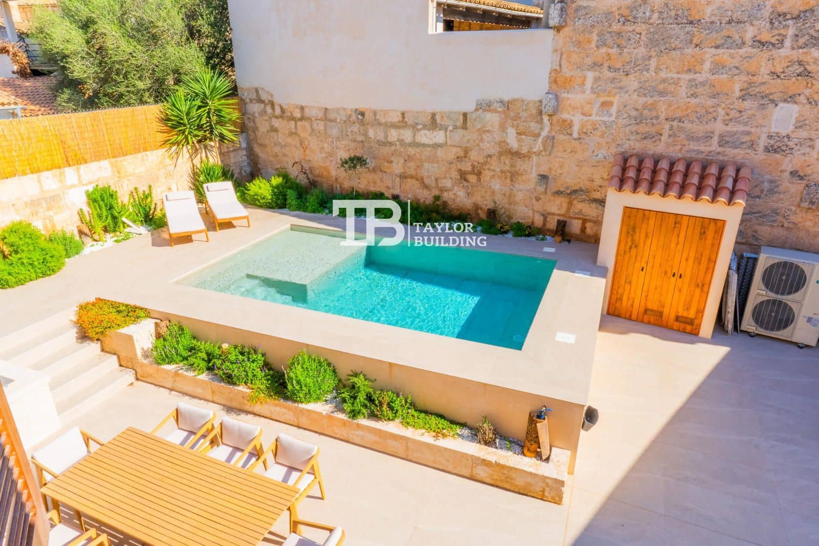 4 bedroom Villa for sale in Muro with pool garage - € 995,000 (Ref: 9740061)