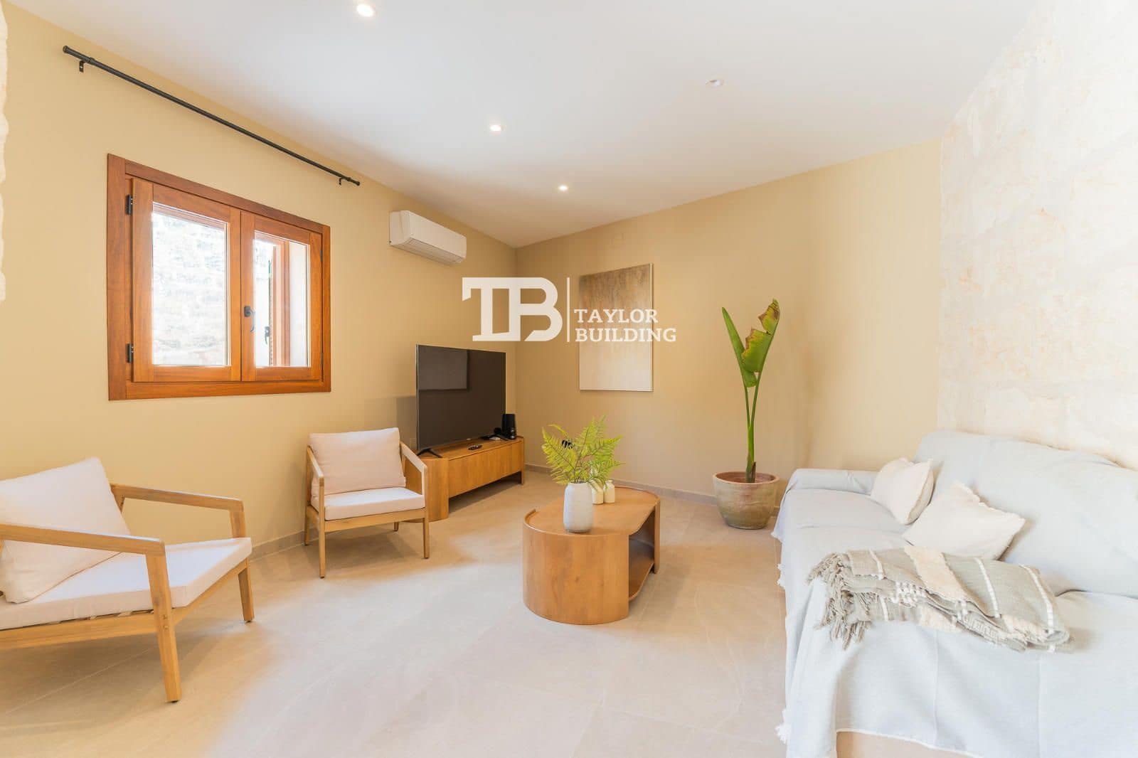 4 bedroom Villa for sale in Muro with pool garage - € 995,000 (Ref: 9740061)