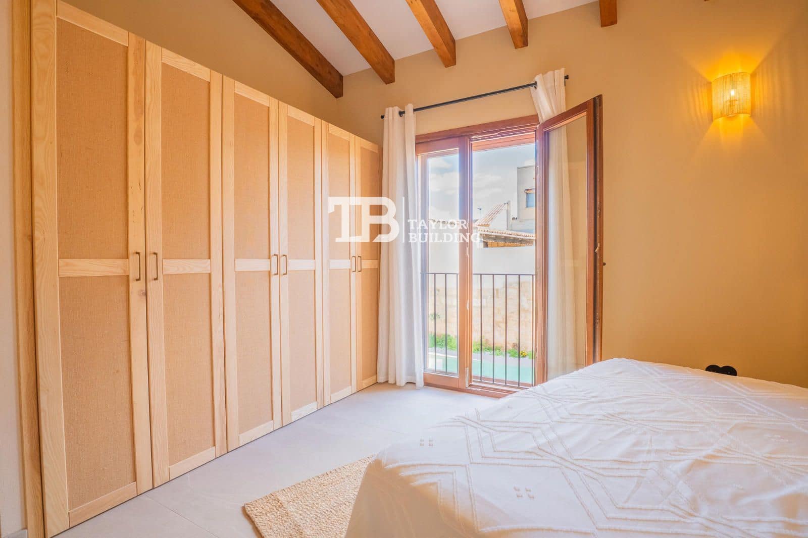 4 bedroom Villa for sale in Muro with pool garage - € 995,000 (Ref: 9740061)