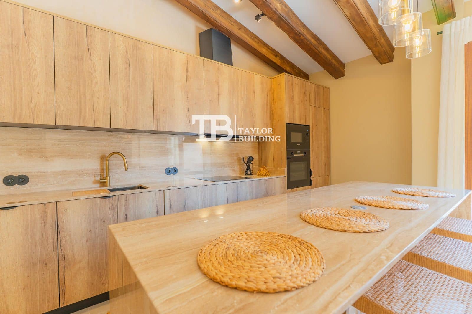 4 bedroom Villa for sale in Muro with pool garage - € 995,000 (Ref: 9740061)