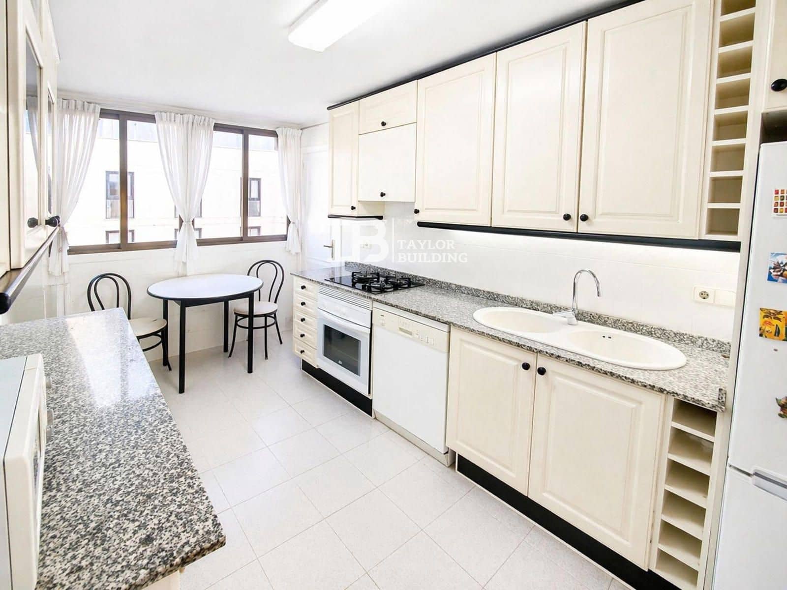 5 bedroom Flat for sale in Palma de Mallorca - € 900,500 (Ref: 9770037)