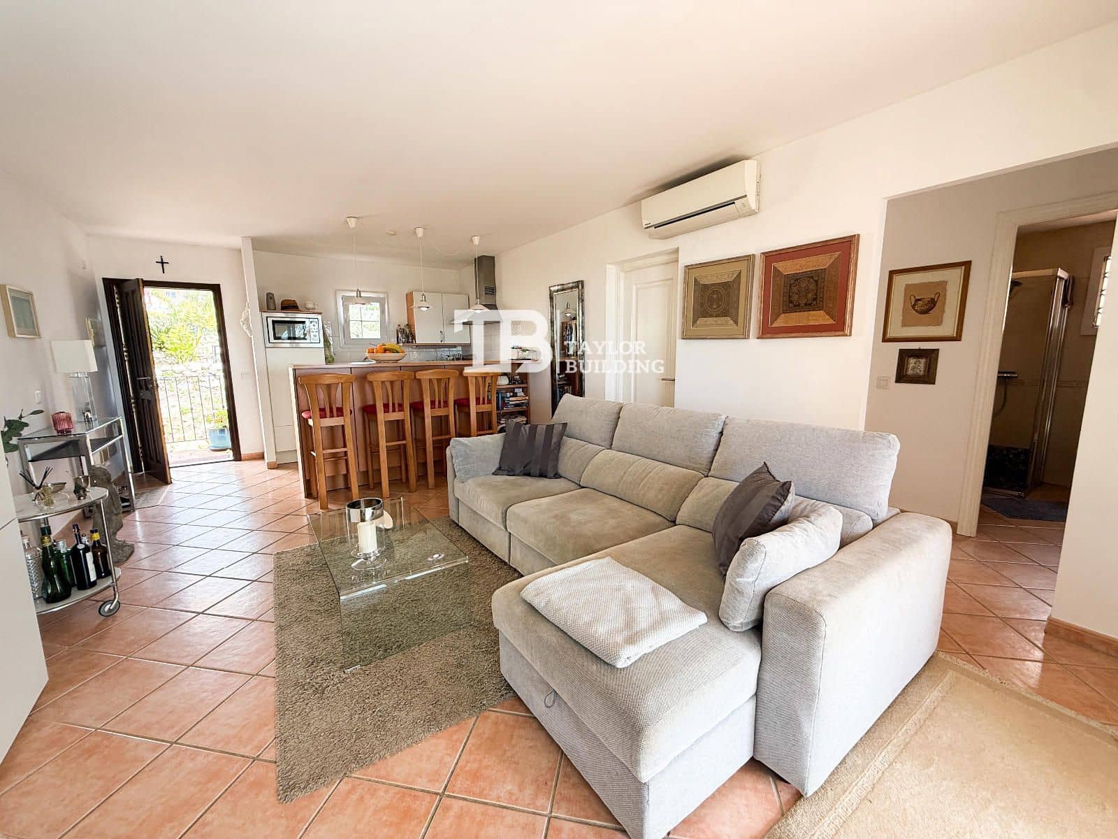 Piso de 2 habitaciones en Tolleric en venta con piscina garaje - 399.000 € (Ref: 9776993)