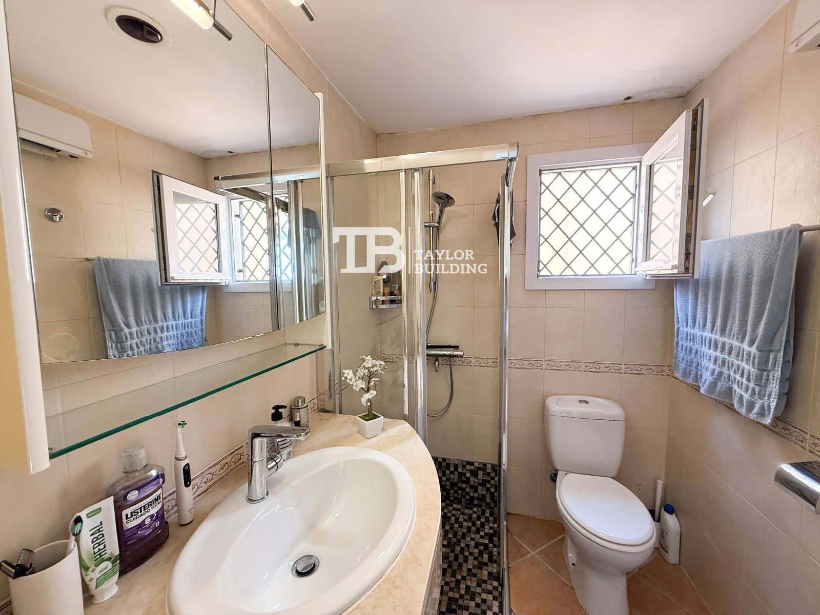 Piso de 2 habitaciones en Tolleric en venta con piscina garaje - 399.000 € (Ref: 9776993)