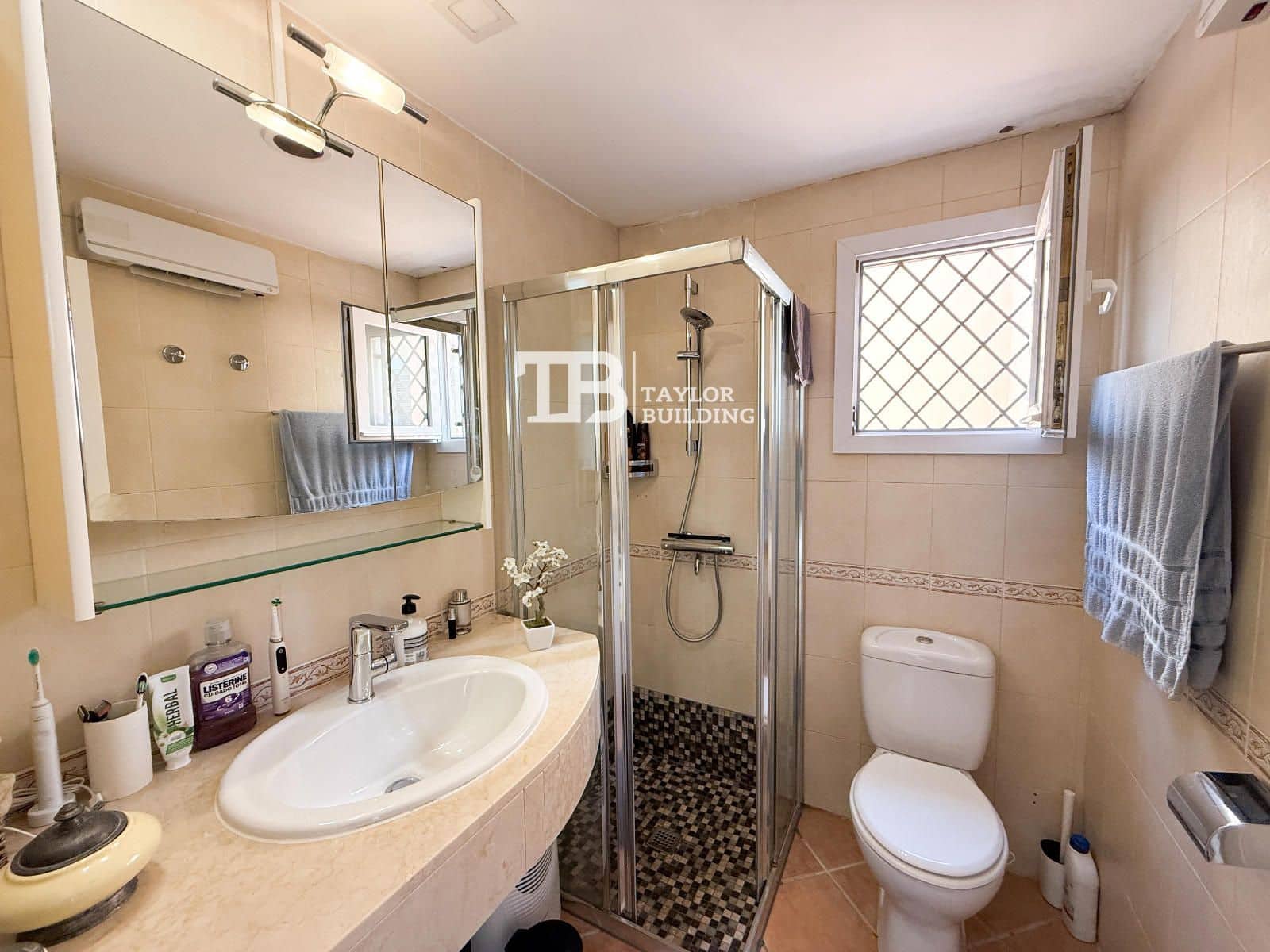 Piso de 2 habitaciones en Tolleric en venta con piscina garaje - 399.000 € (Ref: 9776993)