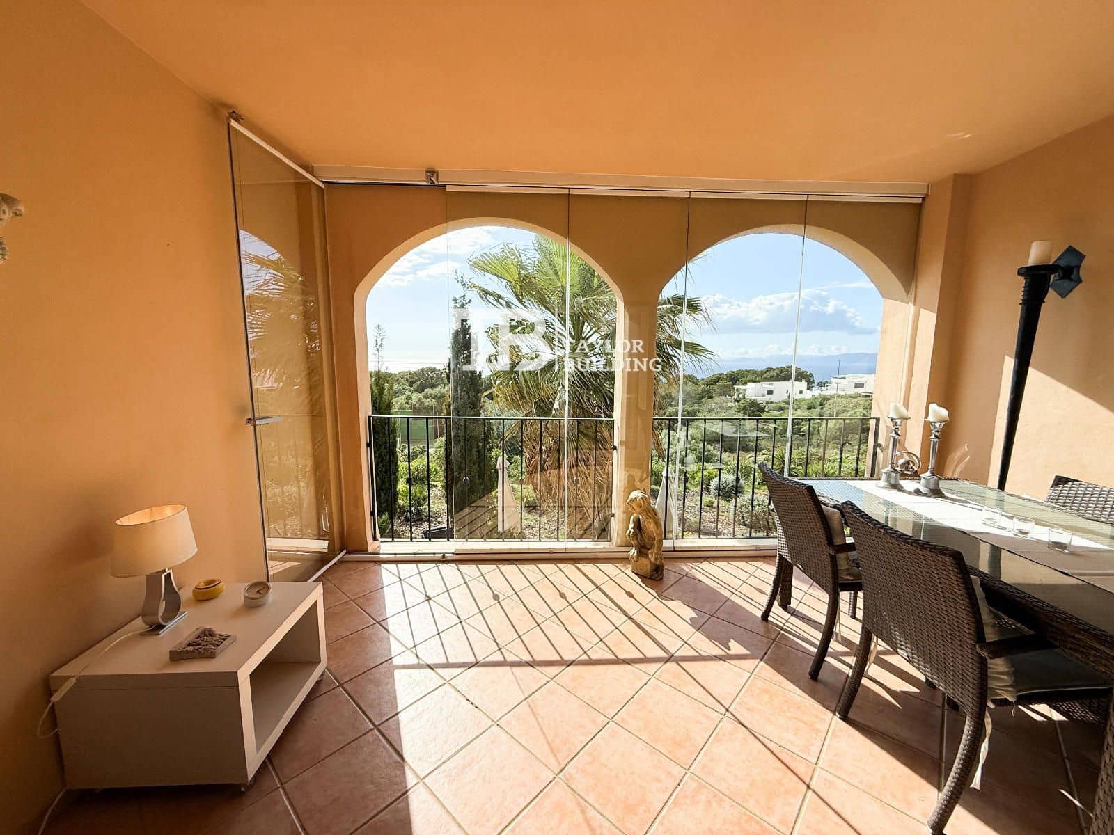 Piso de 2 habitaciones en Tolleric en venta con piscina garaje - 399.000 € (Ref: 9776993)