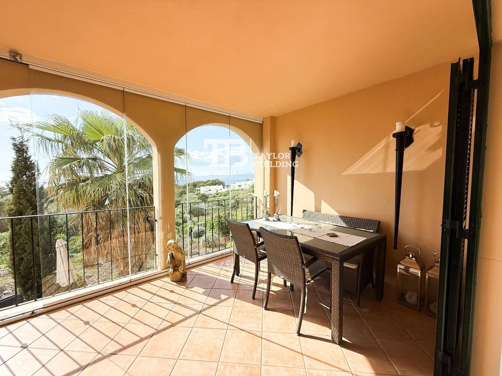 Piso de 2 habitaciones en Tolleric en venta con piscina garaje - 399.000 € (Ref: 9776993)