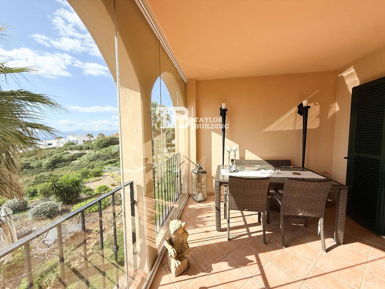 Piso de 2 habitaciones en Tolleric en venta con piscina garaje - 399.000 € (Ref: 9776993)